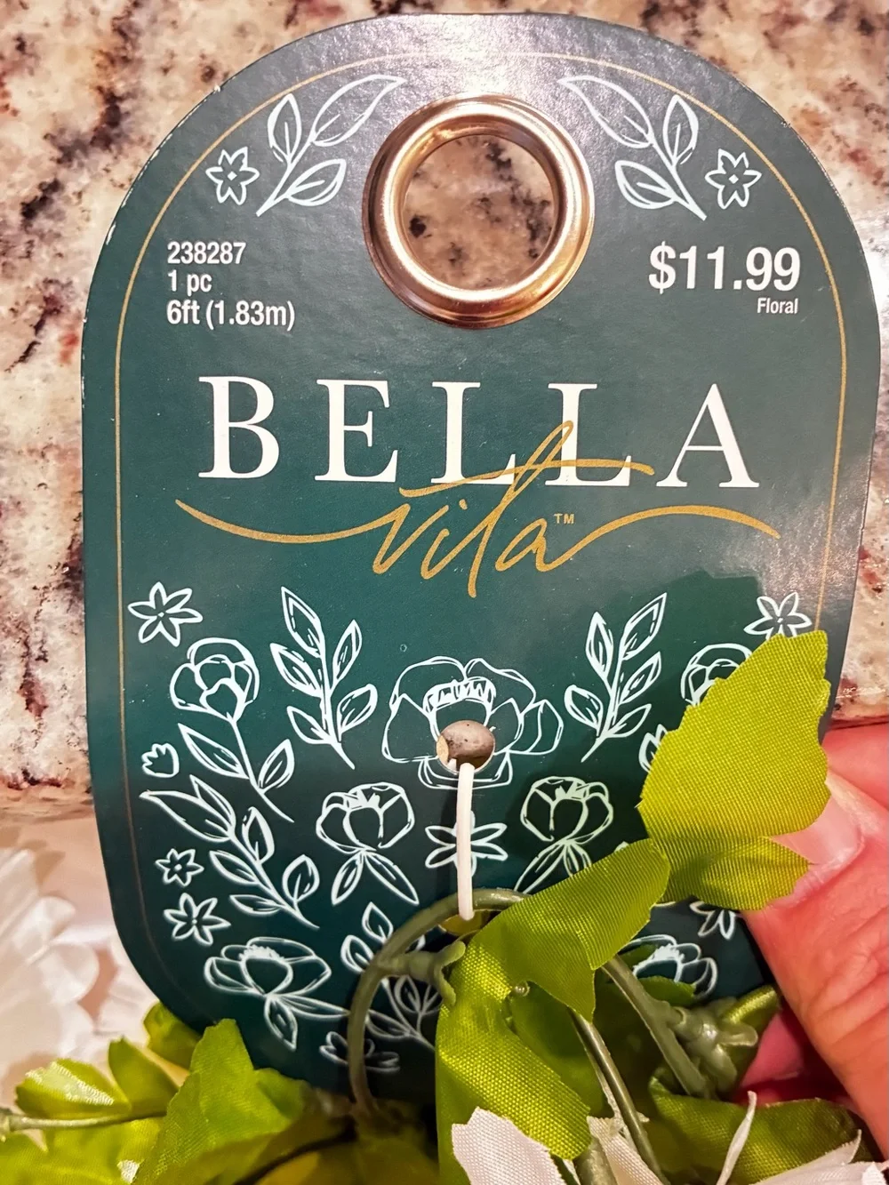 Bella Vita White and Green Daisy Garland